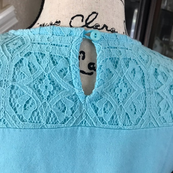 ✋🏻DONATING ✋🏻Beautiful Blue Tank Top with lace overlay - Picture 3 of 5